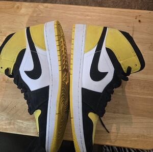 Jordan 1 Black and Yellow High-Top Sneakers